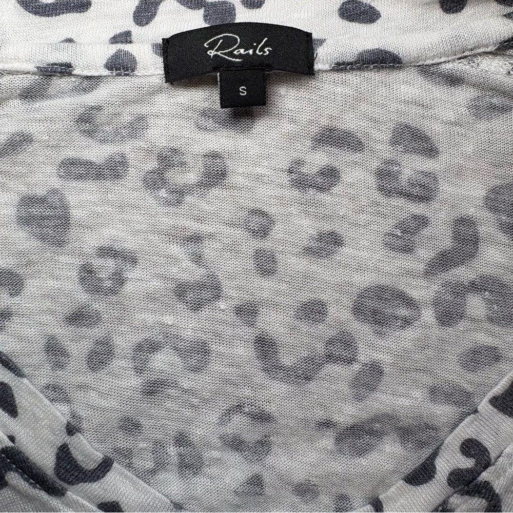 RAILS Sami Snow Leopard Linen Lyocell V Neck Long Sleeve Top S Y2K Animal Print - Picture 3 of 8